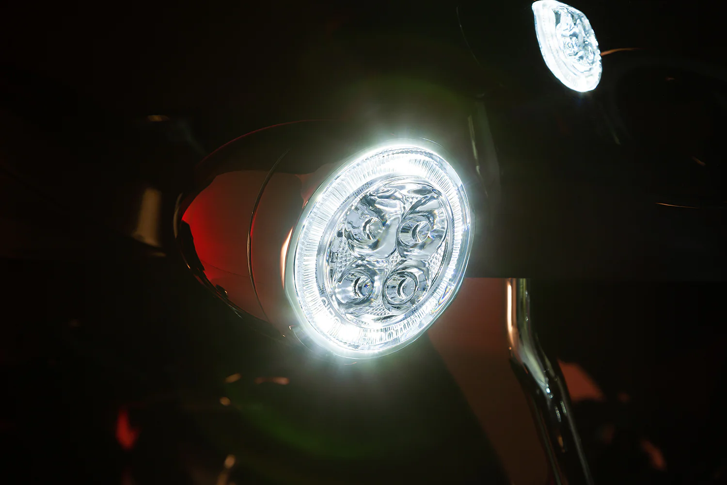 Fang® White Halo Front Signal Light Inserts With Bezel (Dual Circuit) - Image 4