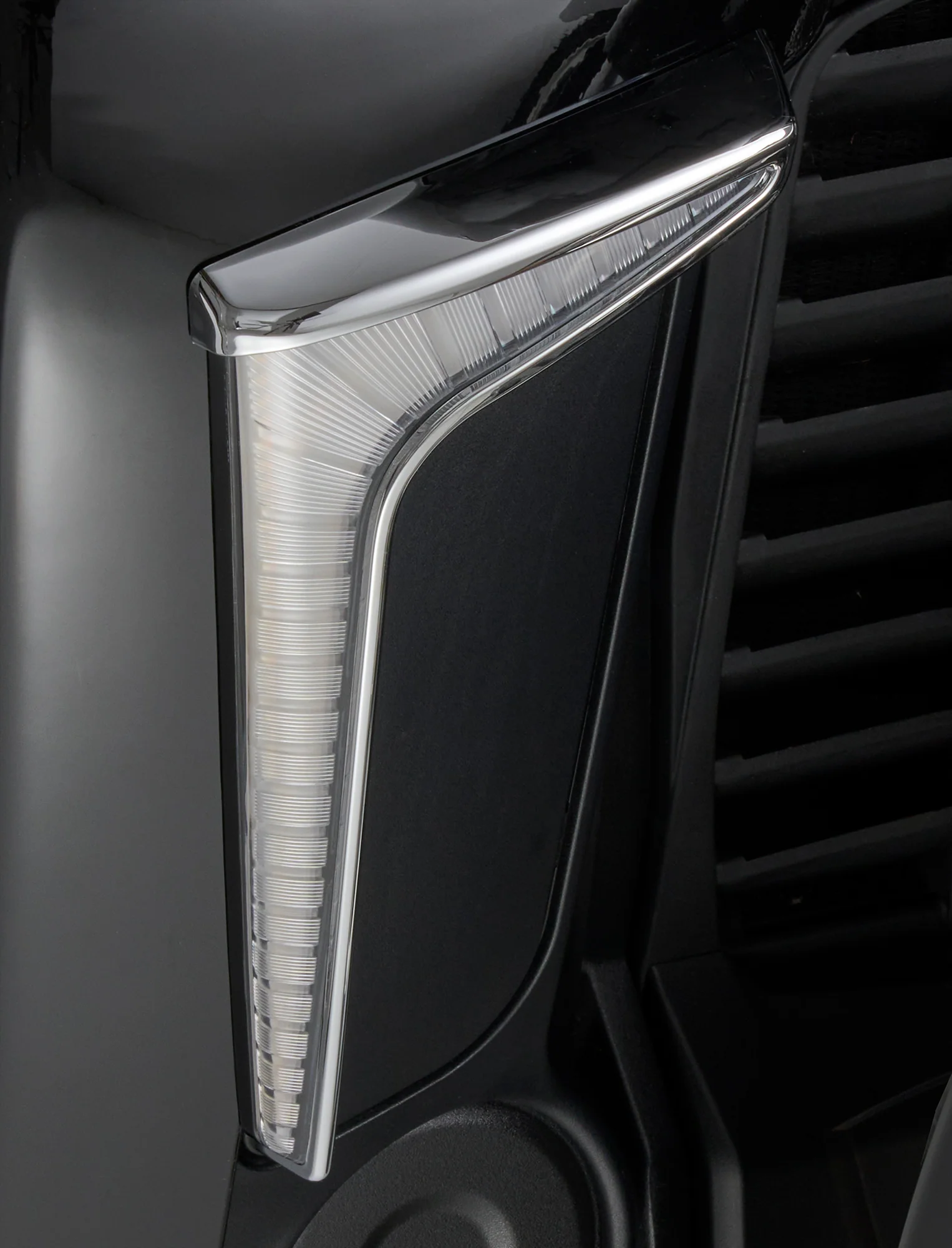 Fang® Lower Fairing Lights for Indian Pursuit - Image 11