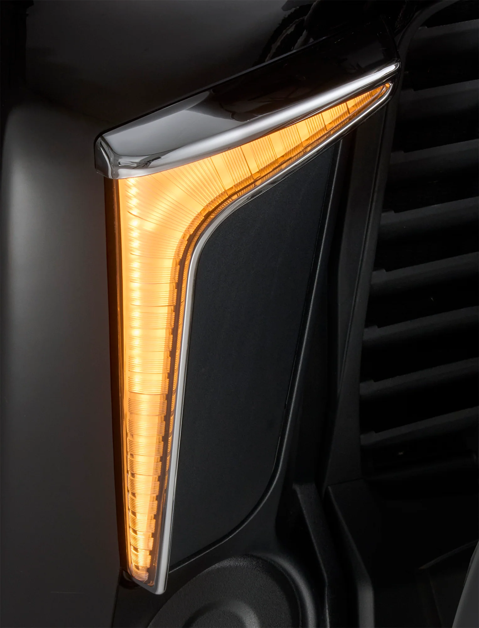 Fang® Lower Fairing Lights for Indian Pursuit - Image 6