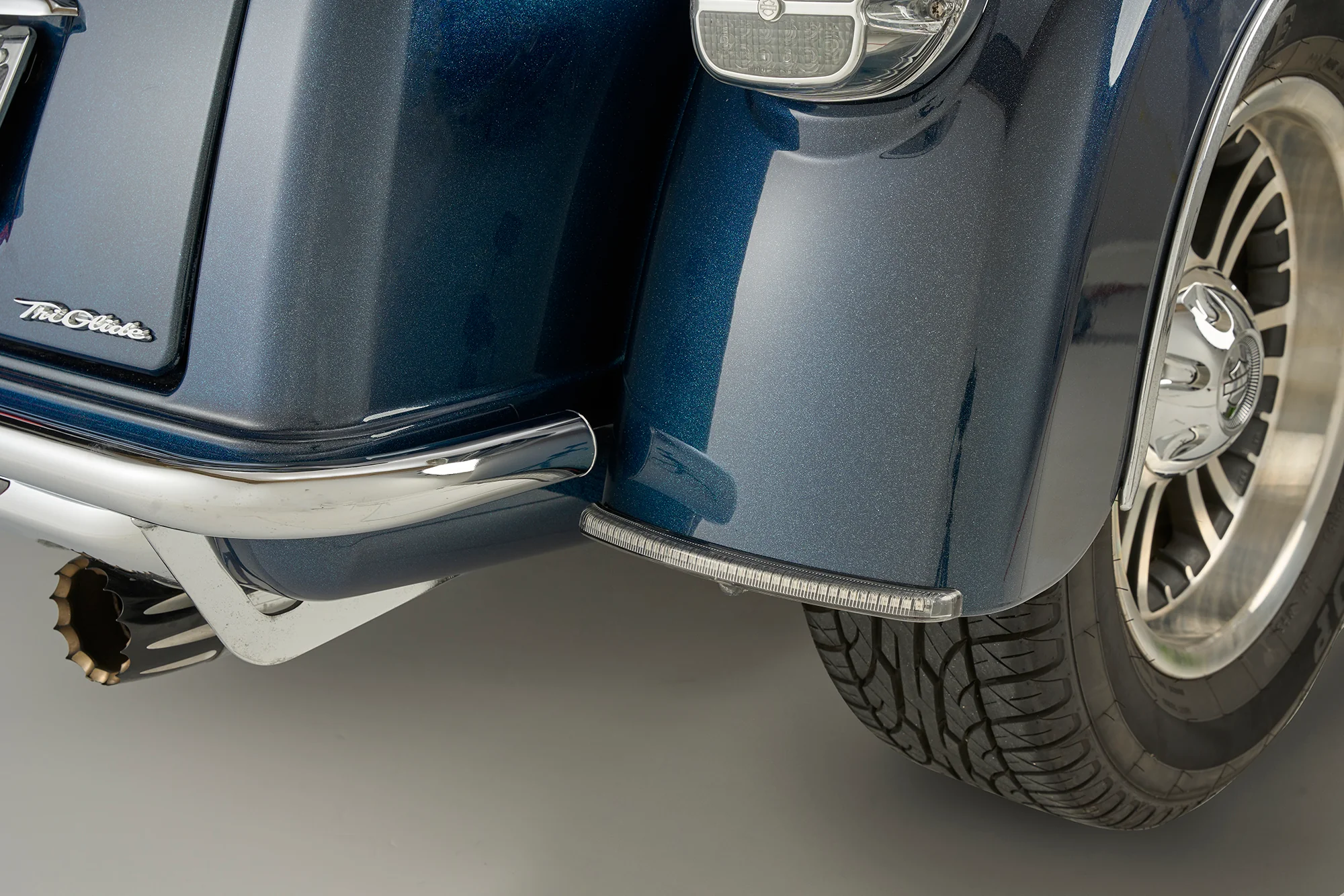 FENDER BLADES® LED Lights for Tri Glide - Image 8