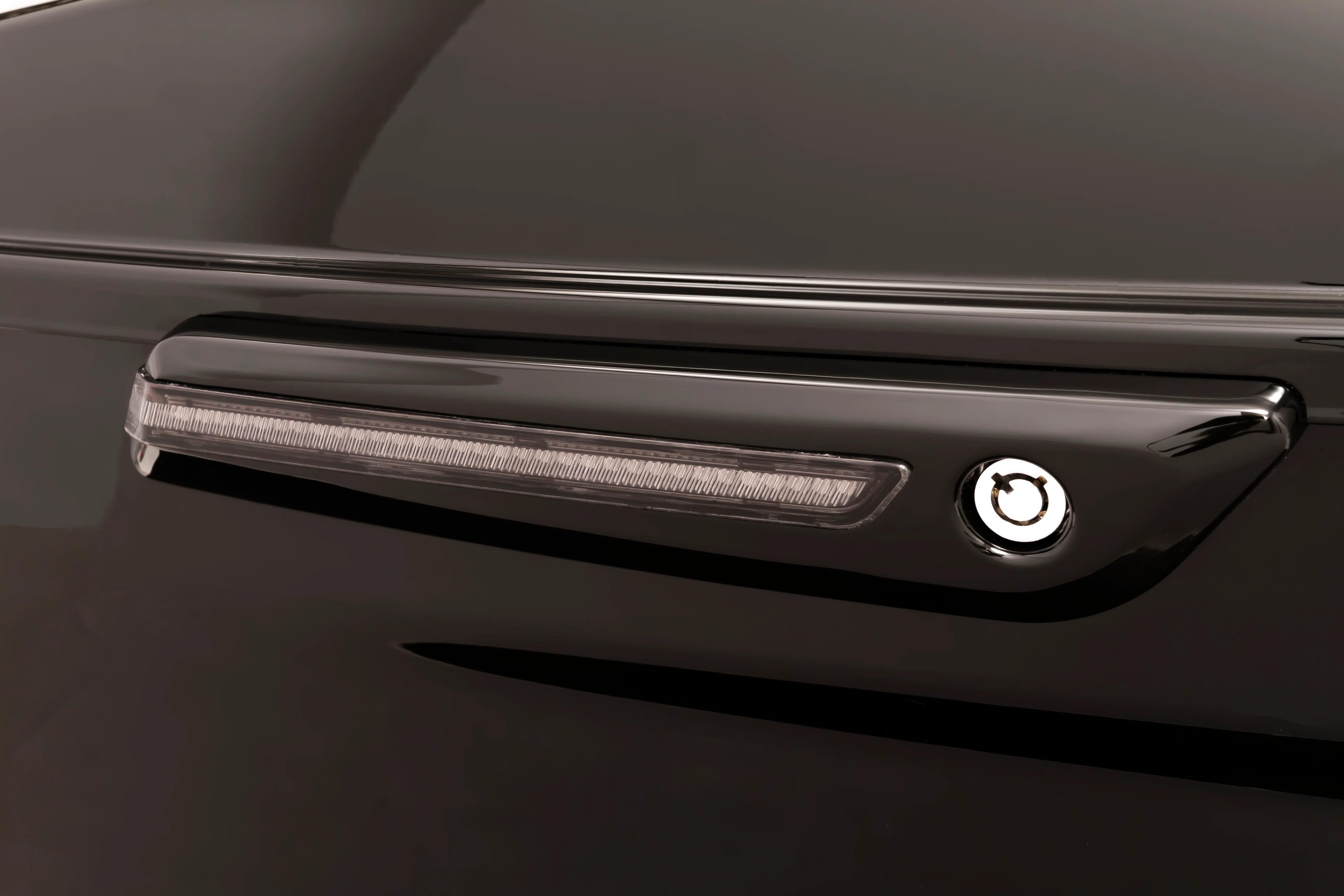 LED Lighted Saddlebag Hinge Covers - Image 5