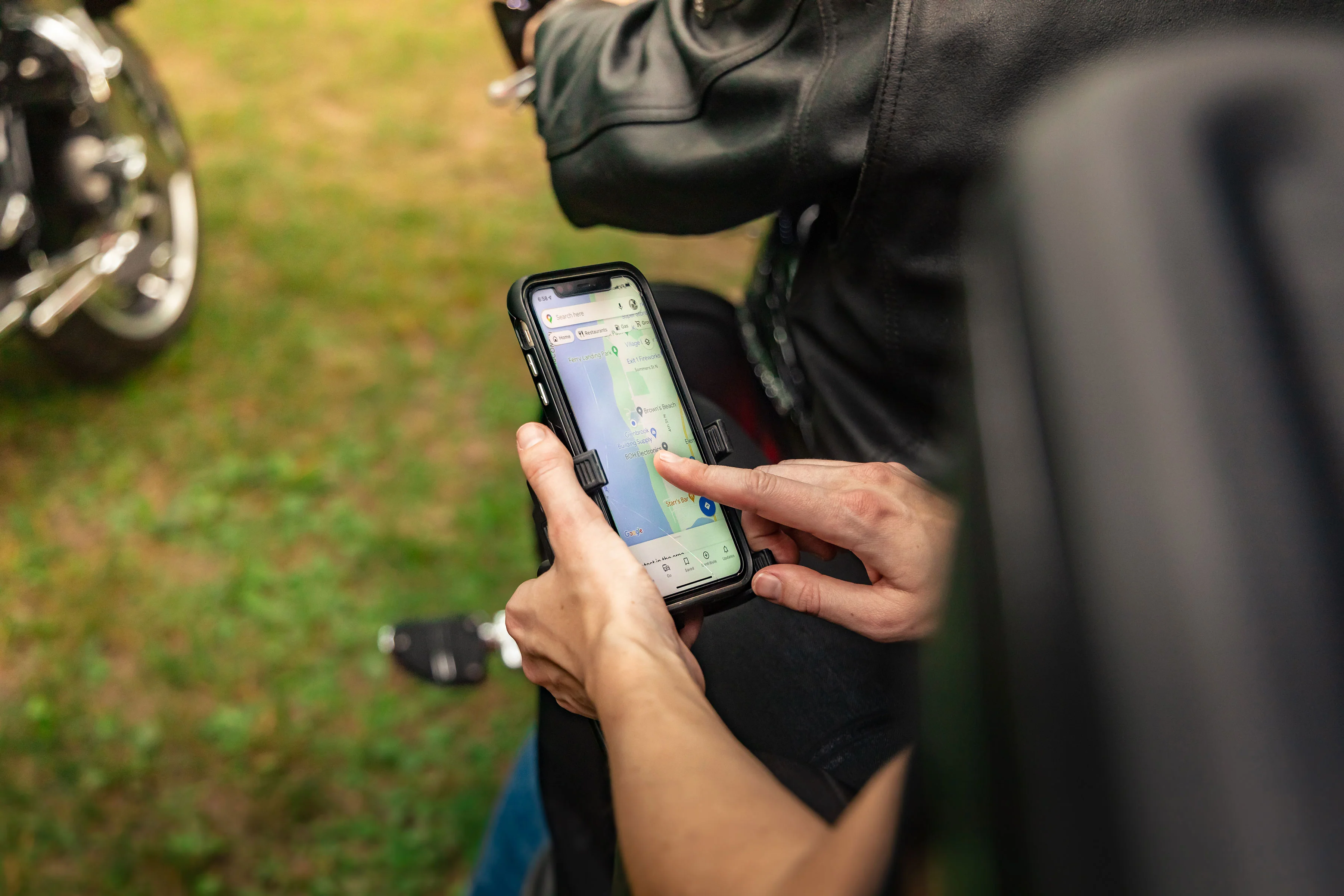 Passenger Phone Mount - Image 6