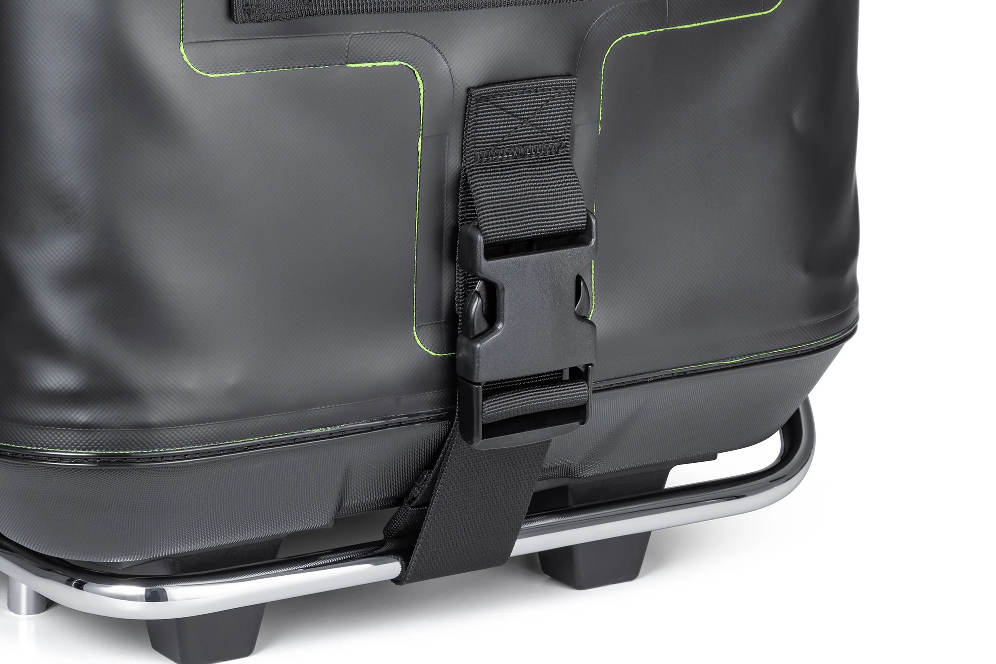DRYFORCE® Quick Release Waterproof Cooler for H-D Luggage Rack - Image 12