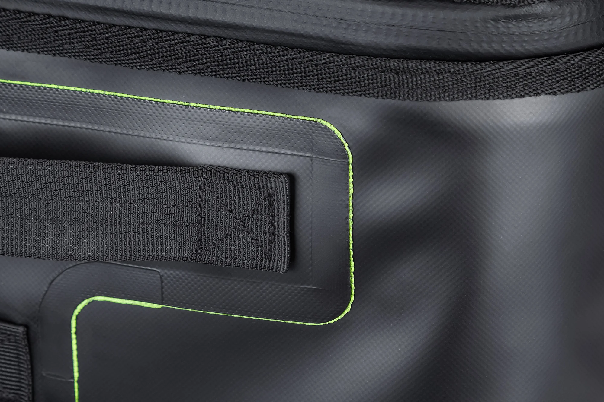 DRYFORCE® Quick Release Waterproof Cooler for H-D Luggage Rack - Image 15